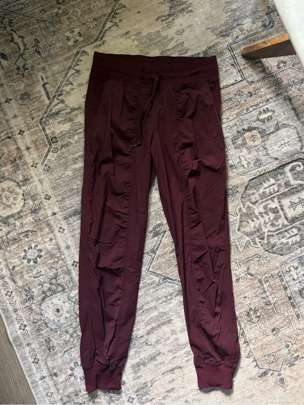 Lululemon Dance Studio Mid-Rise Jogger Full Length size 8 maroon